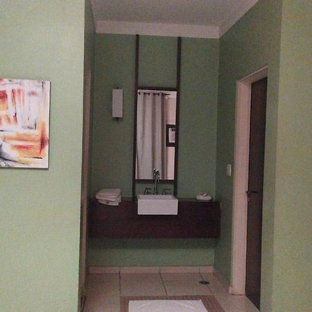 Movie Inn Motel E Hospedagem (Adults Only) Рибейран-Прету Экстерьер фото