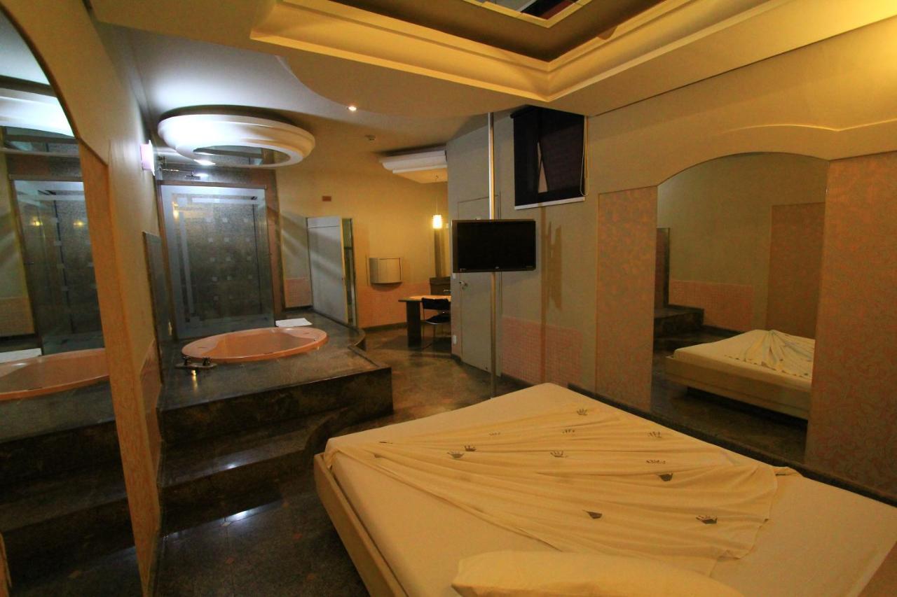 Movie Inn Motel E Hospedagem (Adults Only) Рибейран-Прету Экстерьер фото